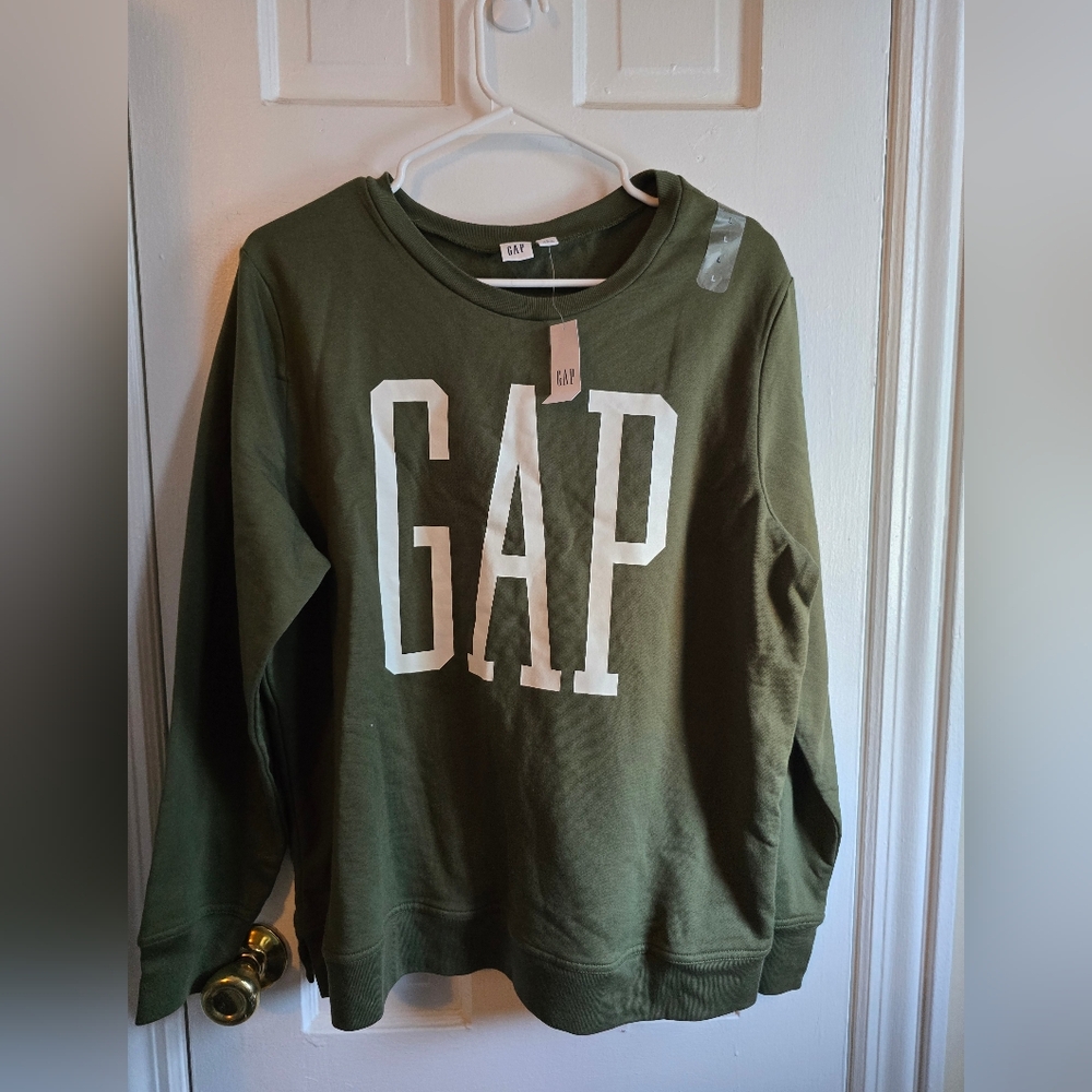 GAP Green Sweat Shirt